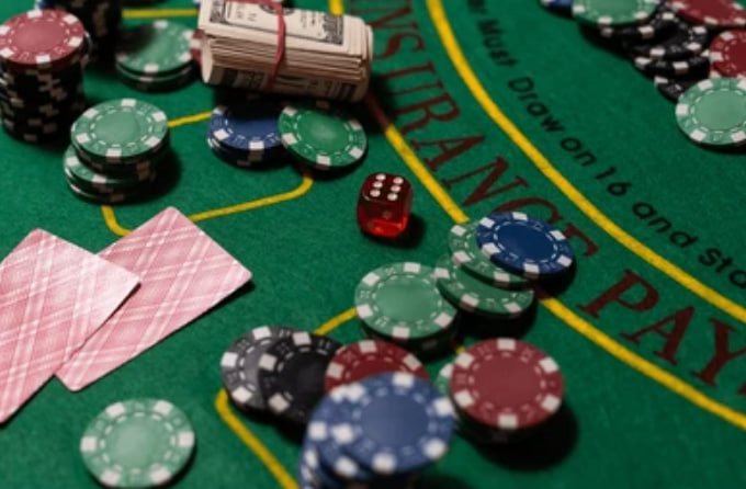 Màn hình sảnh game slot online và live casino trên asenal vs Việt Nam
